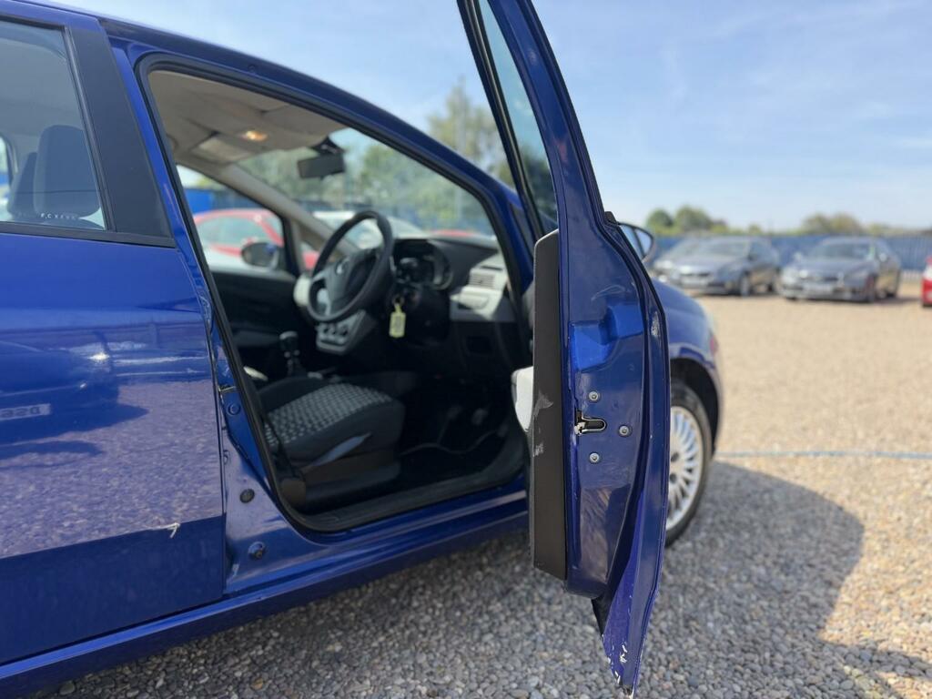 Fiat Grande Punto 1.2 Active Red #10