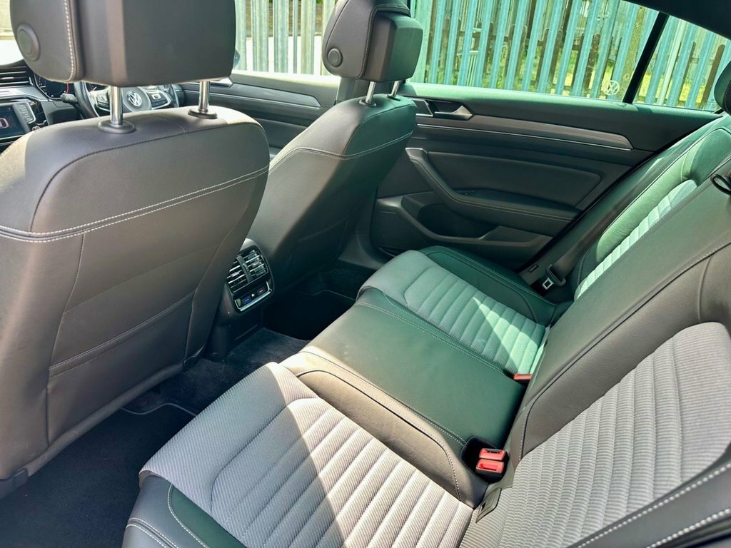 Volkswagen Passat 2.0 Tdi Gt White #13