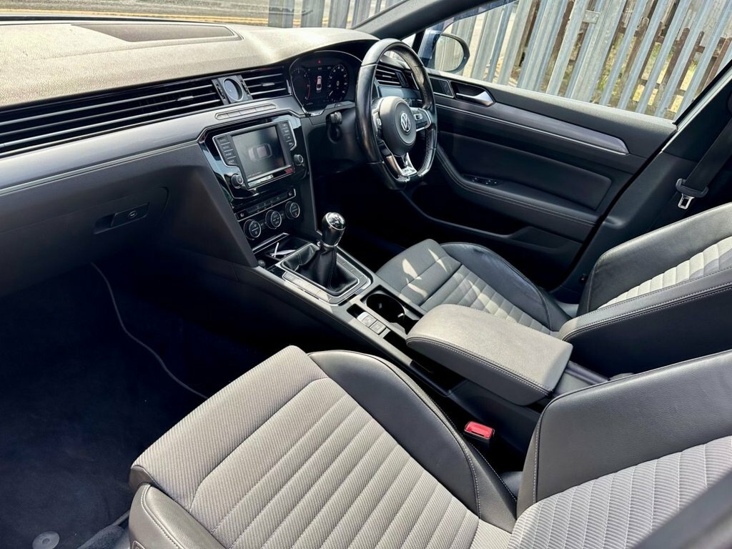 Volkswagen Passat 2.0 Tdi Gt White #14
