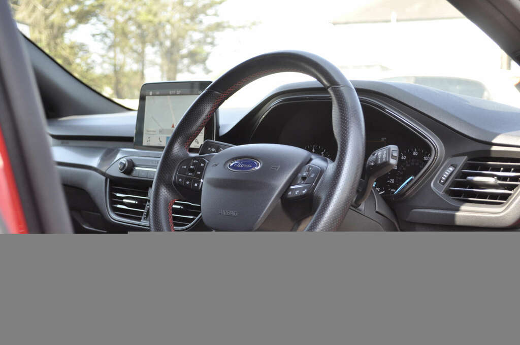 Ford Focus 1.0 Focus St-line X EU68PPF Red