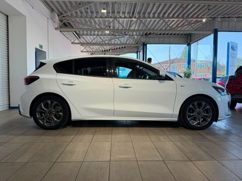 Ford Focus 1.0T Ecoboost Mhev CE74NXD White #2