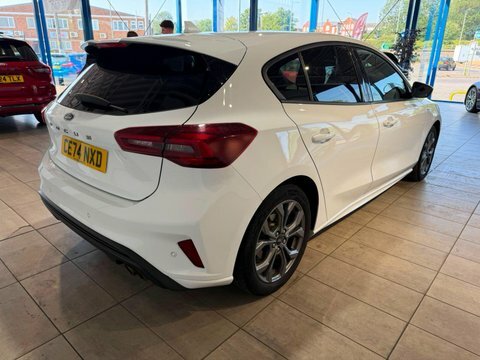 Ford Focus 1.0T Ecoboost Mhev CE74NXD White #3