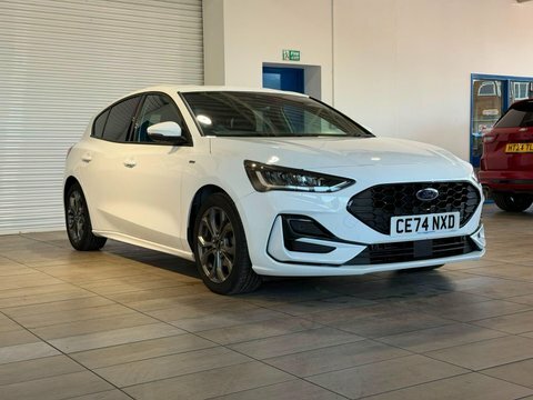 Ford Focus 1.0T Ecoboost Mhev White