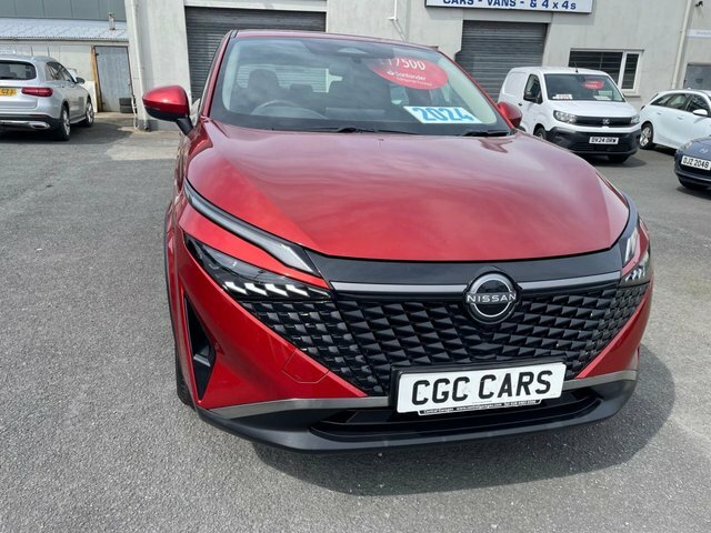 Nissan Qashqai 1.3 Dig-t Mhev Acenta Premium Suv Hybri Red