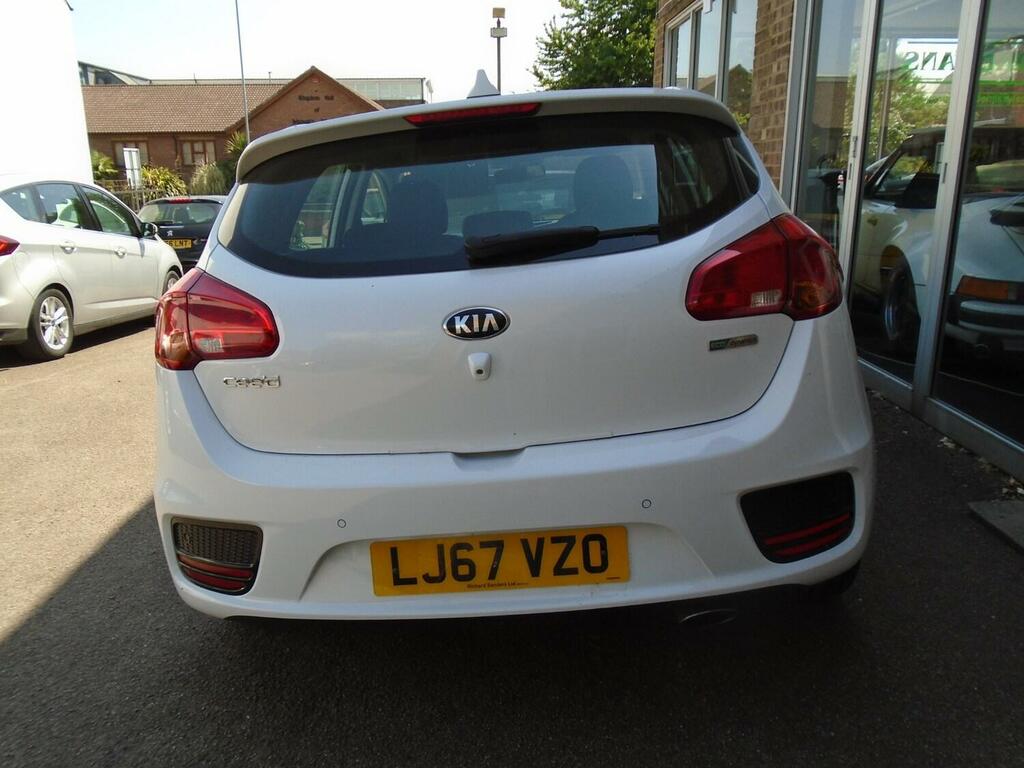Kia Ceed 1.6 Crdi Isg 2 White #4