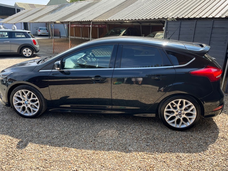 Ford Focus Zetec S Black #2