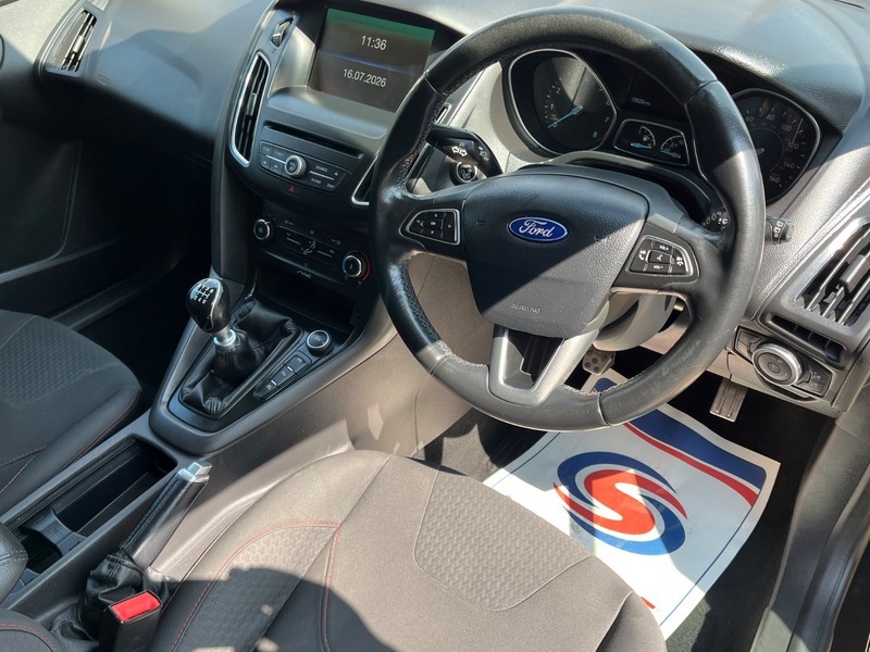 Ford Focus Zetec S Black #6