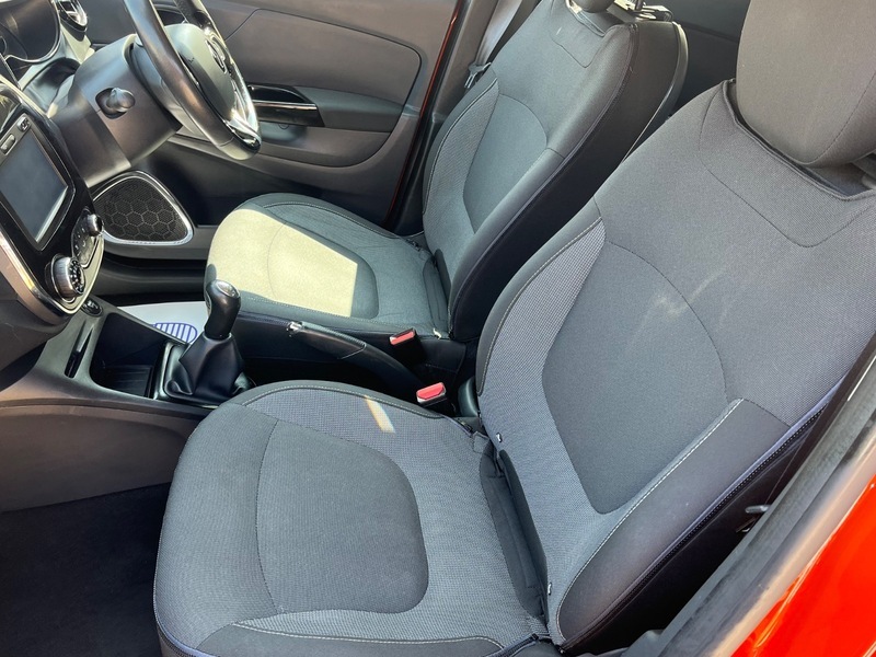 Renault Captur Dynamique Medianav Energy Dci Black #4