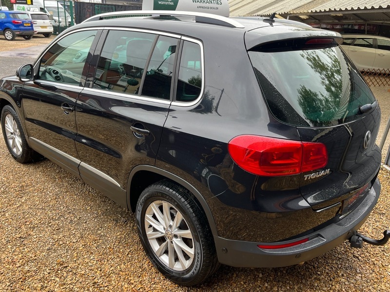 Volkswagen Tiguan Se Tdi Bluemotion Technology Black #2