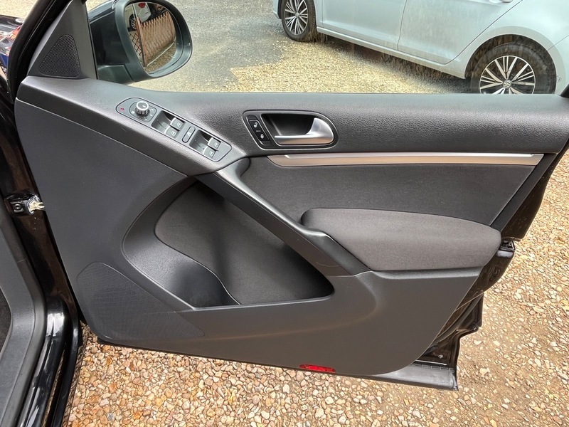 Volkswagen Tiguan Se Tdi Bluemotion Technology Black #6