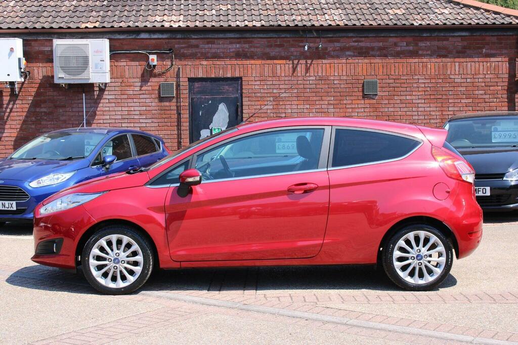 Ford Fiesta 1.0T Ecoboost Titanium X Euro 6 Ss Red #5