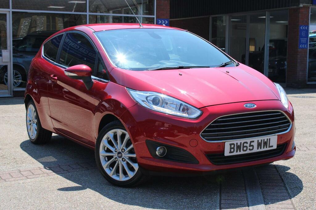 Ford Fiesta 1.0T Ecoboost Titanium X Euro 6 Ss Red