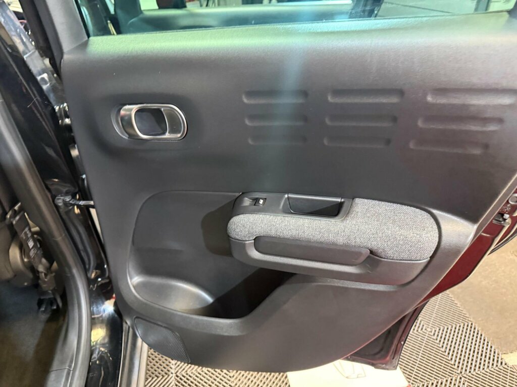 Citroen C3 Aircross 1.2 Puretech Shine Plus Euro 6 Ss Black #32
