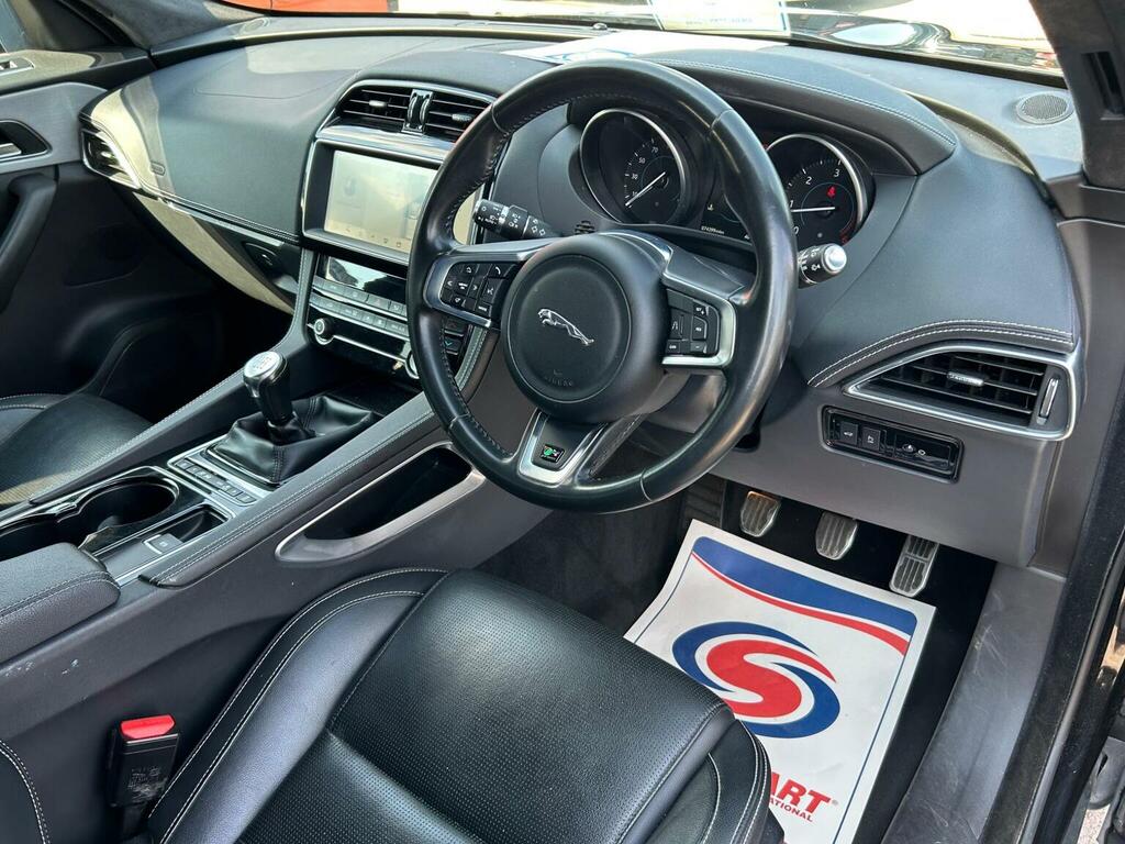 Jaguar F-Pace 2.0 D165 R-sport Euro 6 Ss Black #4