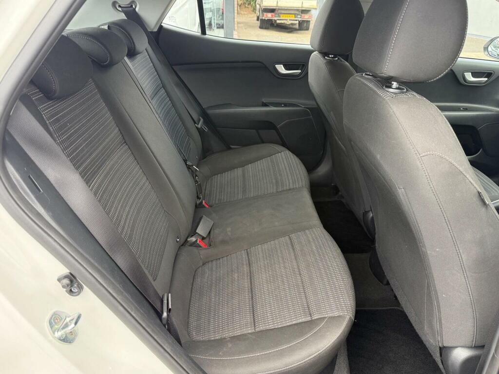 Kia Stonic 1.0 T-gdi 2 Dct Euro 6 Ss White #6