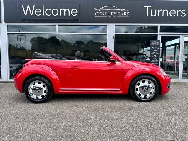 Volkswagen Beetle Convertible Red #4