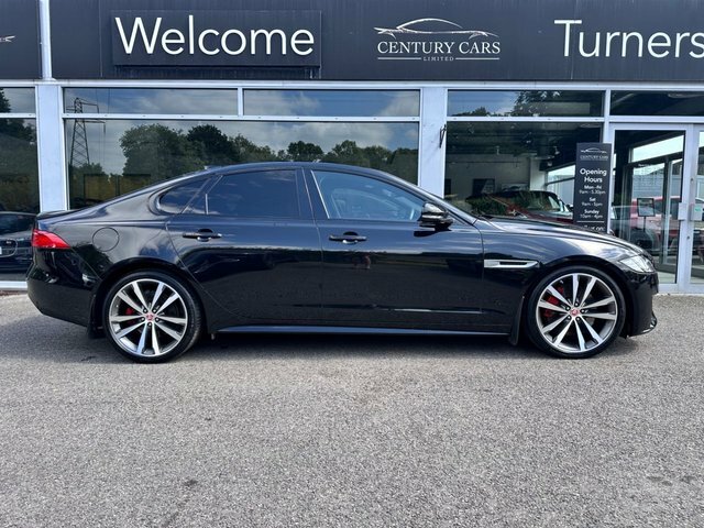 Jaguar XF Saloon Black #4