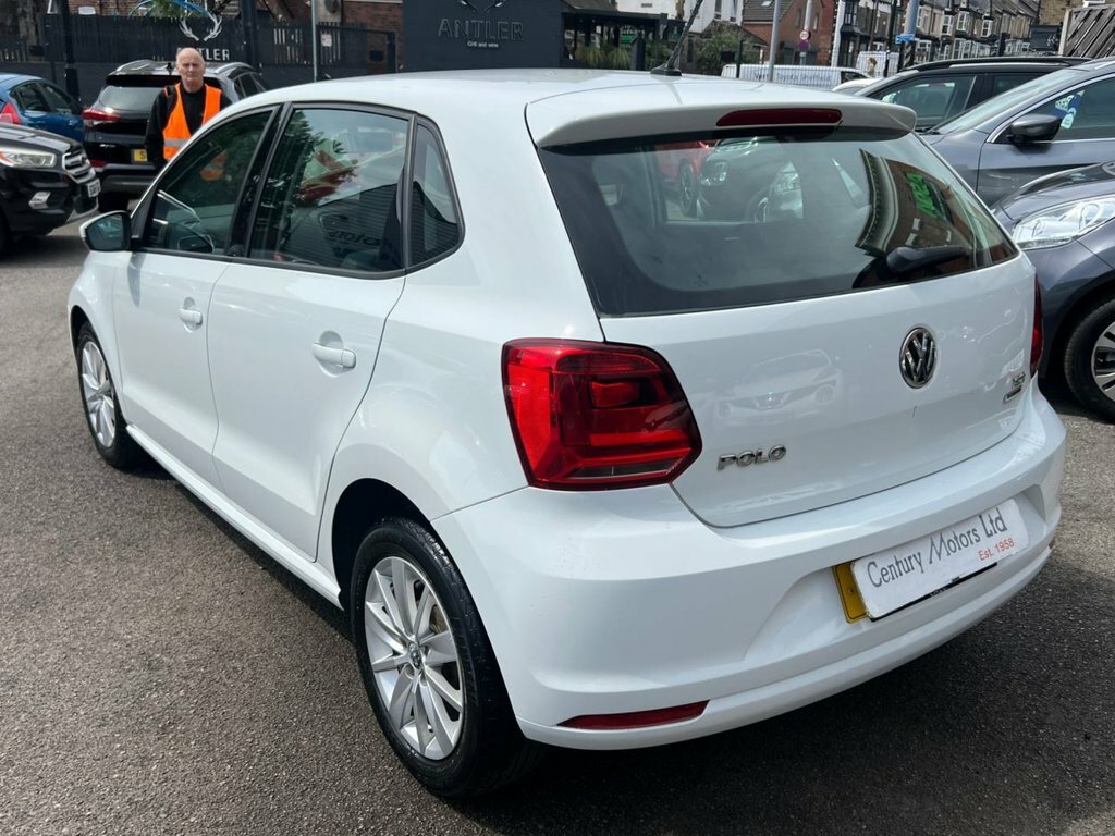Volkswagen Polo 1L Se White #3