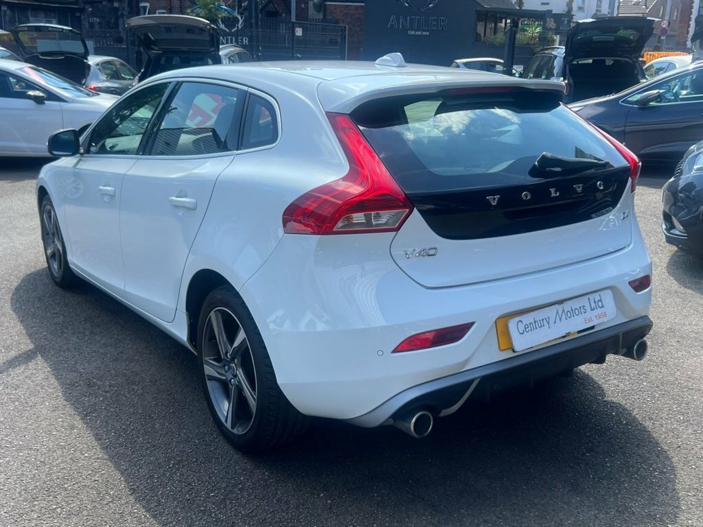 Volvo V40 2L R-design Nav White #3