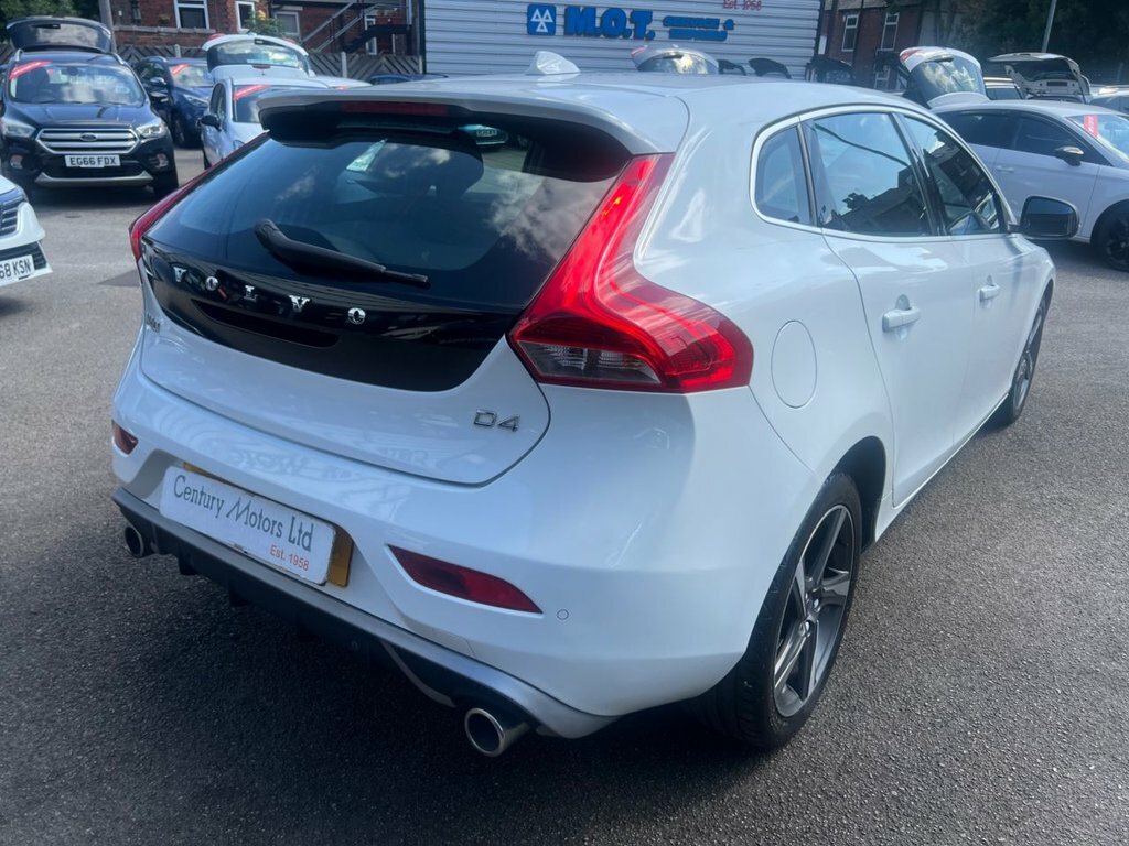 Volvo V40 2L R-design Nav White #5
