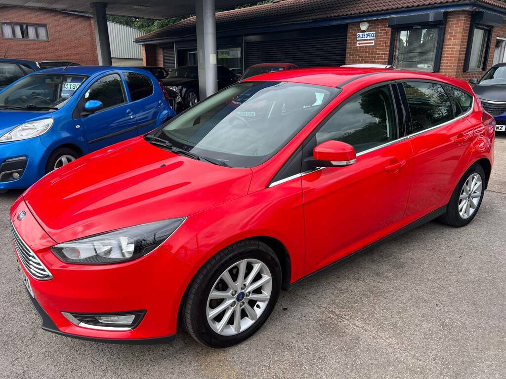 Ford Focus 1.5 Tdci 120 Titanium Red #2