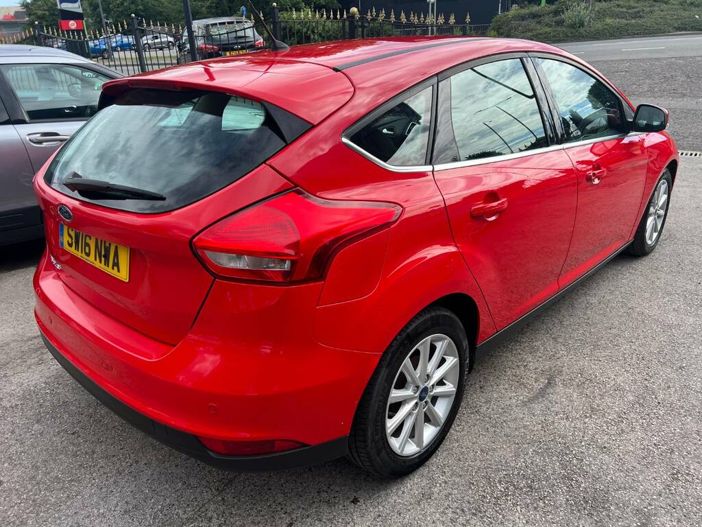 Ford Focus 1.5 Tdci 120 Titanium Red #4