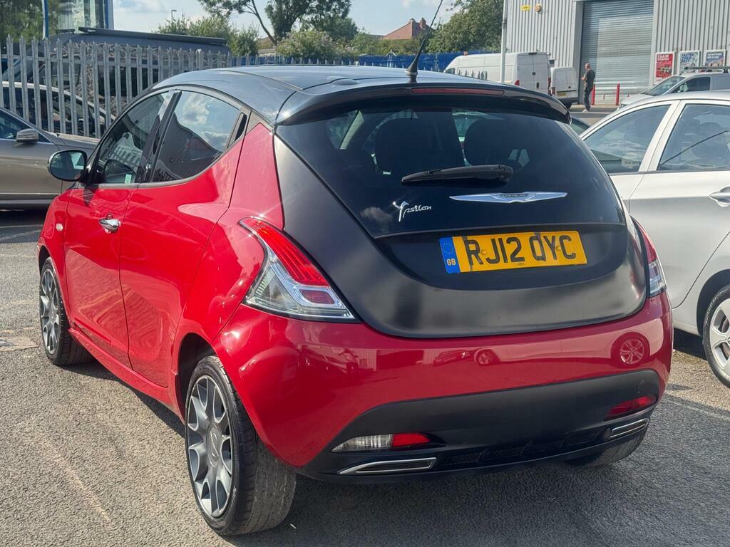 Chrysler Ypsilon 0.9 Twinair Blackred Euro 5 S S Black #3