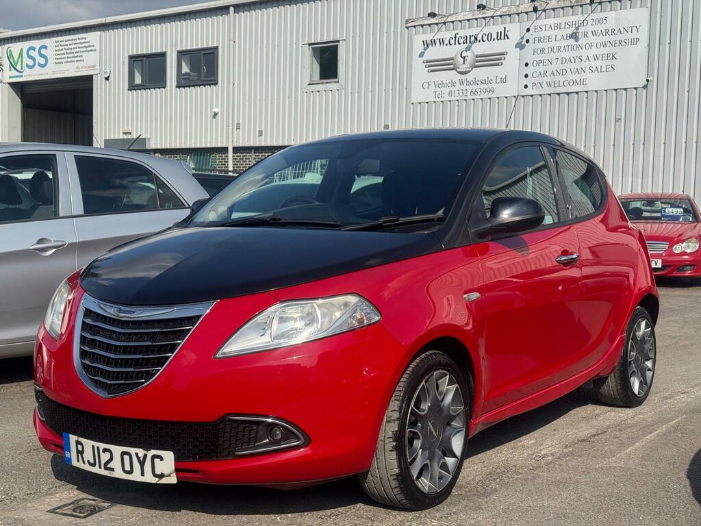 Chrysler Ypsilon 0.9 Twinair Blackred Euro 5 S S Black #2