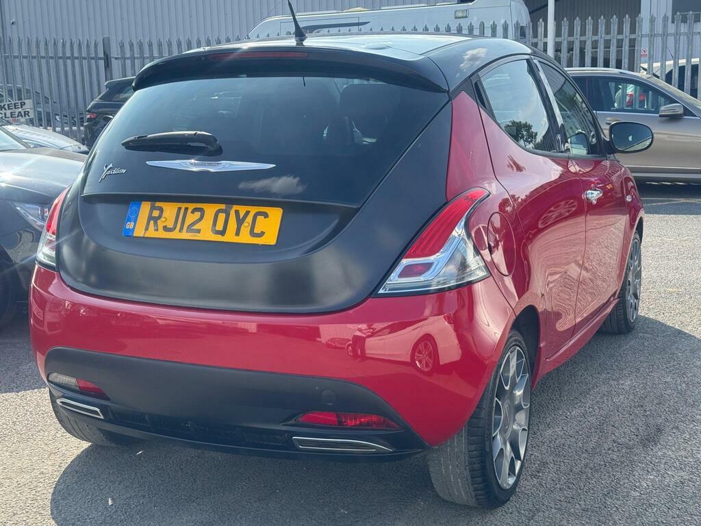Chrysler Ypsilon 0.9 Twinair Blackred Euro 5 S S Black #4