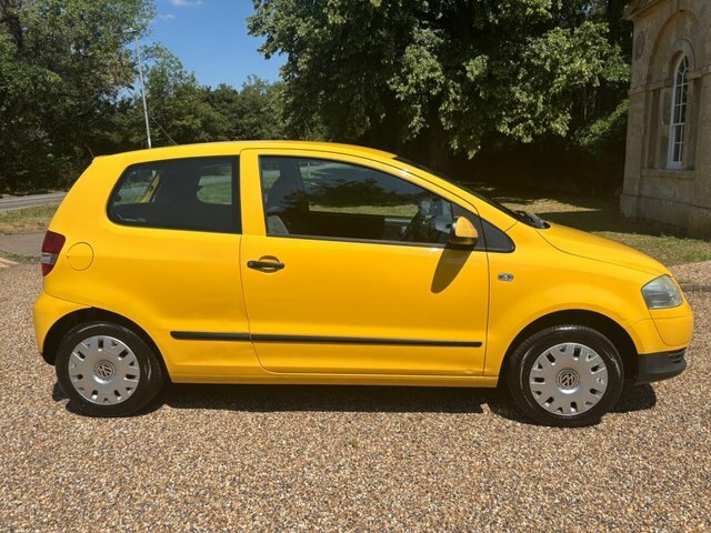 Volkswagen Fox 1.2 6V Urban Fox Euro 4 Yellow #2