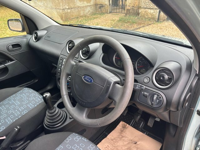 Ford Fiesta Silver #30