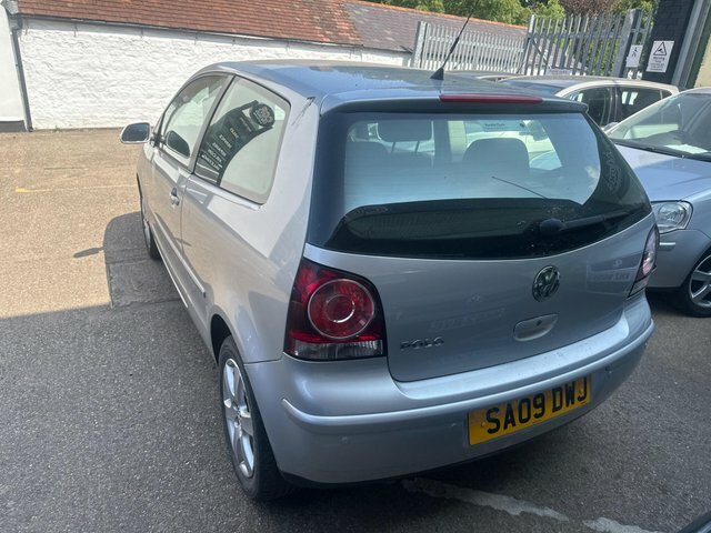 Volkswagen Polo 1.2 Match Silver #2