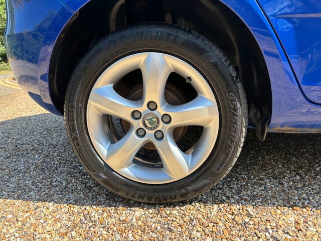 Skoda Fabia 1.6 16V 1 Tiptronic Orange #9