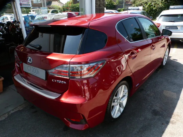Lexus CT 1.8 200H Premier Red