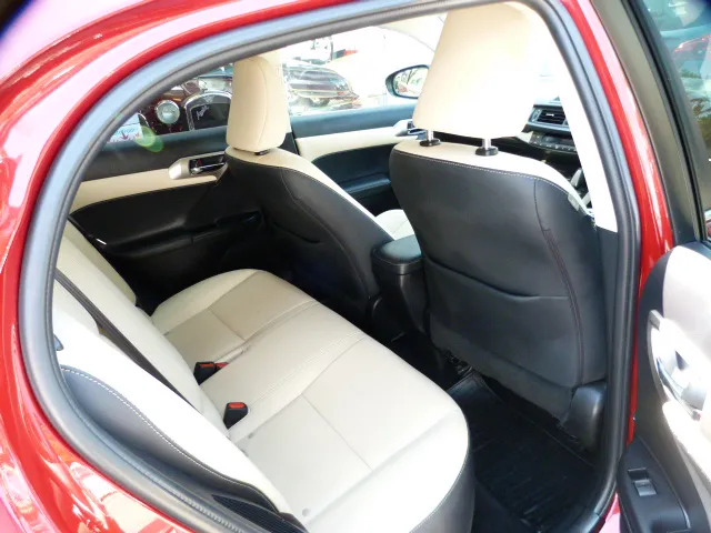 Lexus CT 200H Luxury Red #20