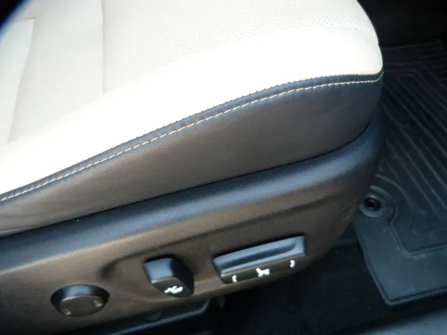 Lexus CT 200H Luxury Red #21