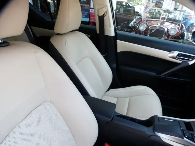 Lexus CT 200H Luxury Red #17