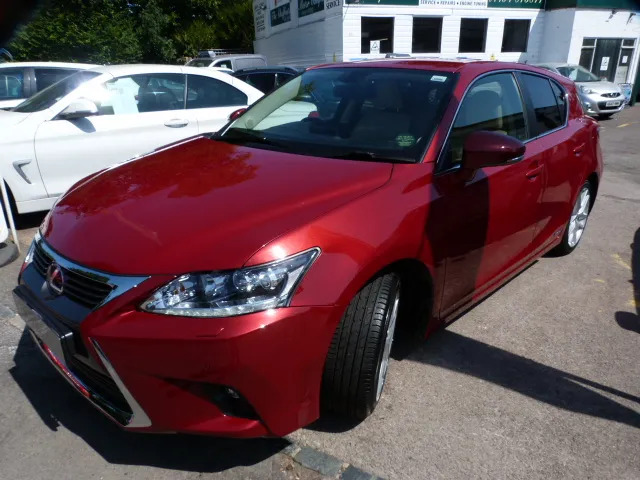 Lexus CT 200H Luxury Red #9