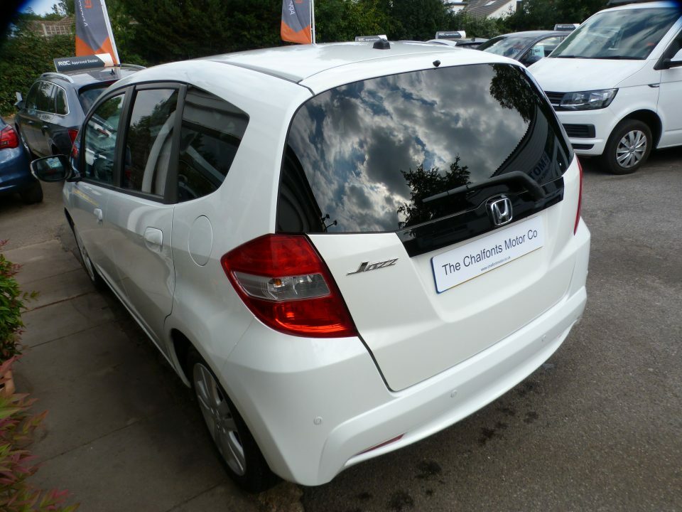Honda Jazz 1.4 I-vtec Es Plus White #2