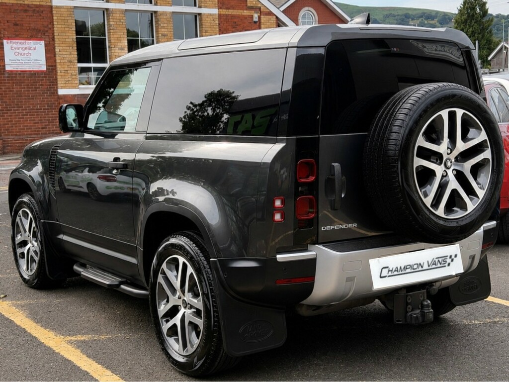 Land Rover Defender 90 3.0 D250 Mhev Grey #2