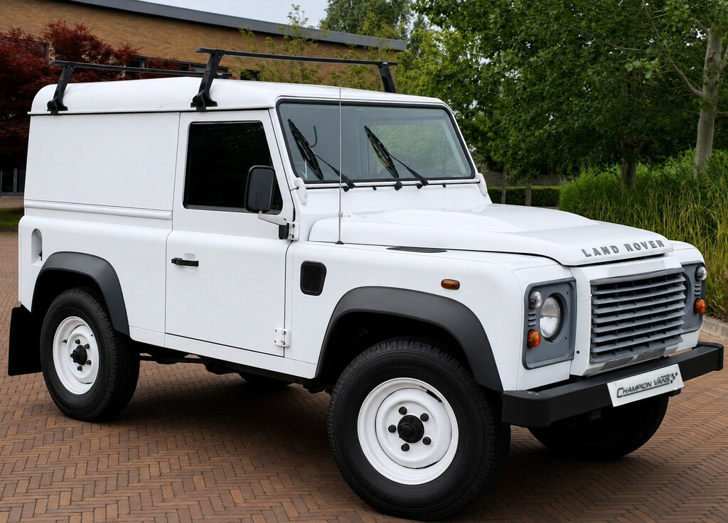 Land Rover Defender 90 2.2 Tdci White #2