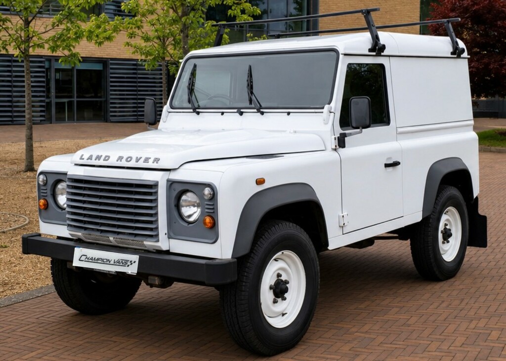 Land Rover Defender 90 2.2 Tdci White