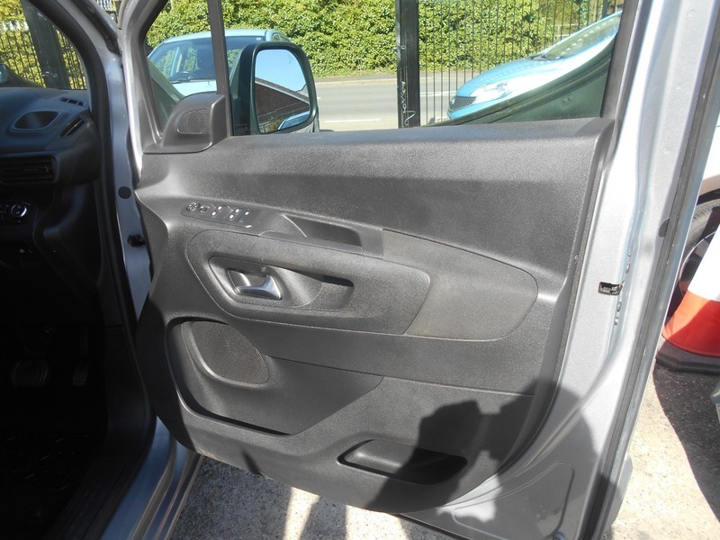 Vauxhall Combo 1.5 Turbo D 2000 Sportive Panel Van Aut Grey #24