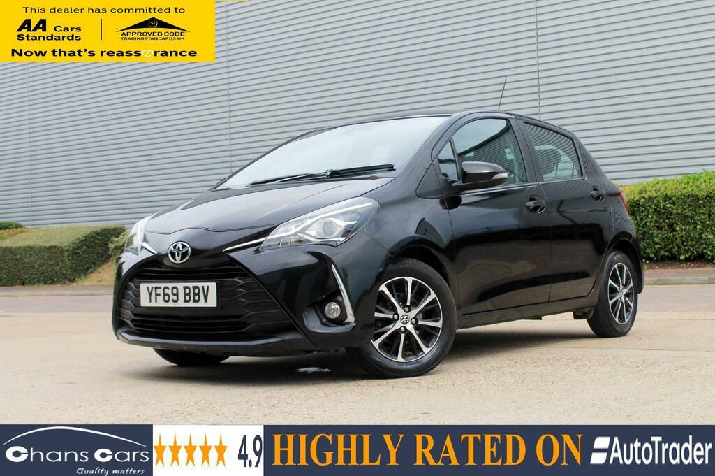 Toyota Yaris 2019 Toyota Yaris 1.5 Vvt-i Icon Tech Cvt Euro 6 5 Black