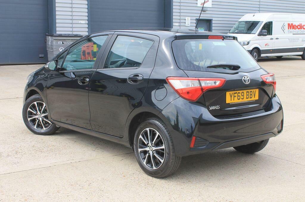 Toyota Yaris 2019 Toyota Yaris 1.5 Vvt-i Icon Tech Cvt Euro 6 5 YF69BBV Black #5