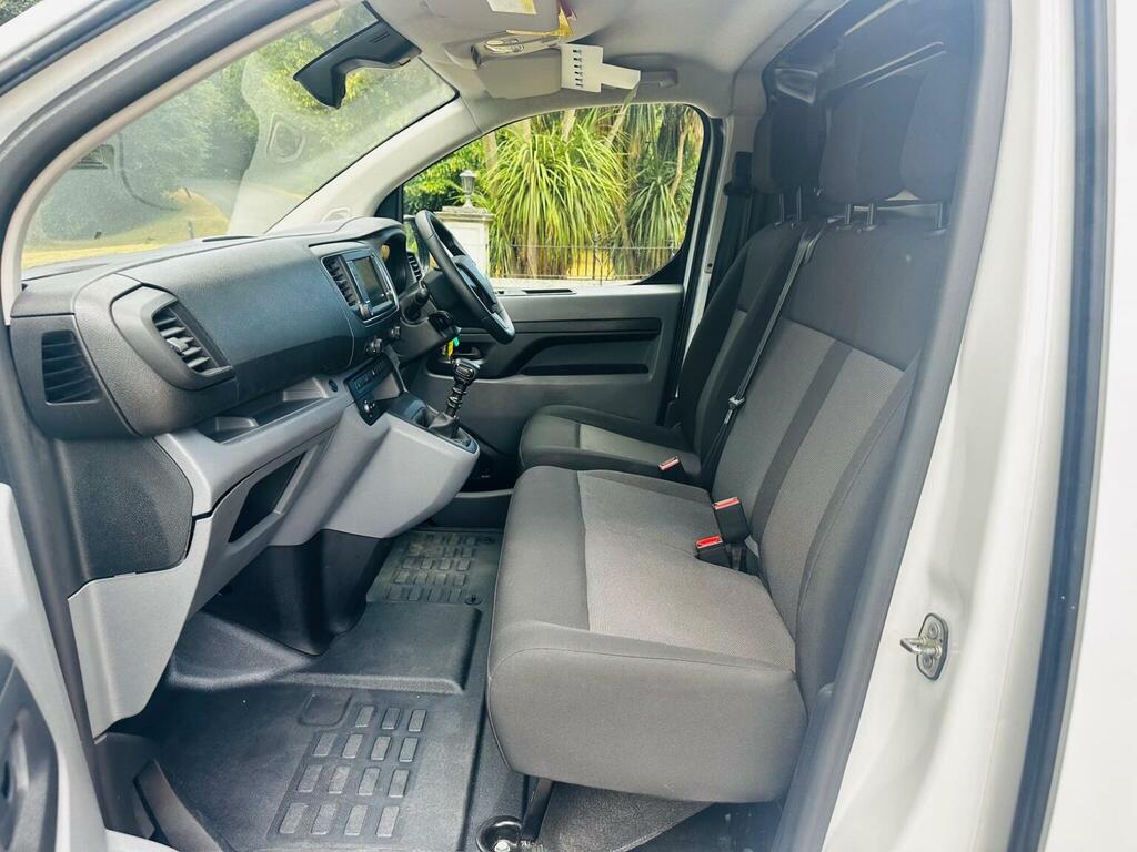 Vauxhall Vivaro 3100 2.0D 180Ps Gs H1 Dcab White #26