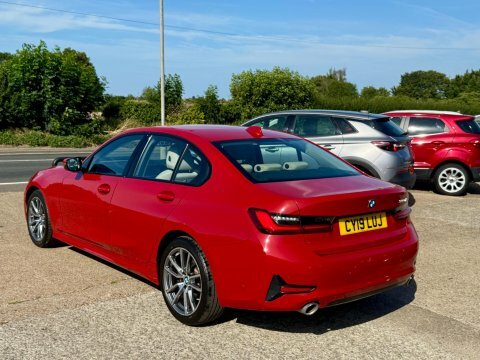 BMW 3 Series 2.0 330I Sport Red #4