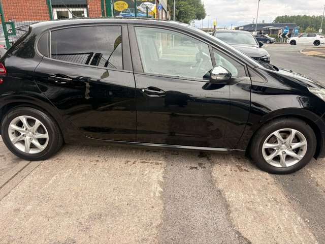 Peugeot 208 2015 1.2 Vti Puretech Style Hatchback M Black #2