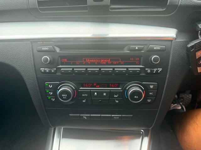 BMW 1 Series 118D M Sport U321 White #11