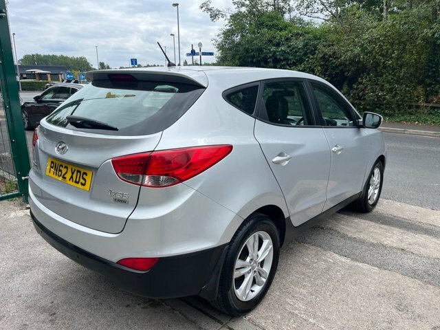 Hyundai Ix35 1.7 Crdi Premium 2Wd Black #7